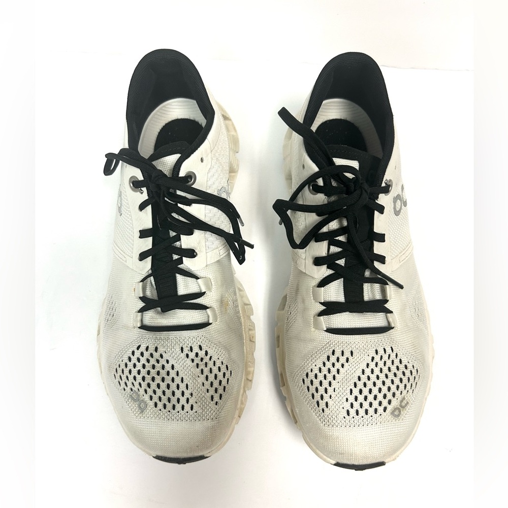 On Running Shoes Women 6.5 White/black Swiss Engineered Cloud Comfort Athletic - Picture 9 of 13